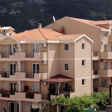 Apartmani Goran I Jelena Zec Budva Luaran gambar