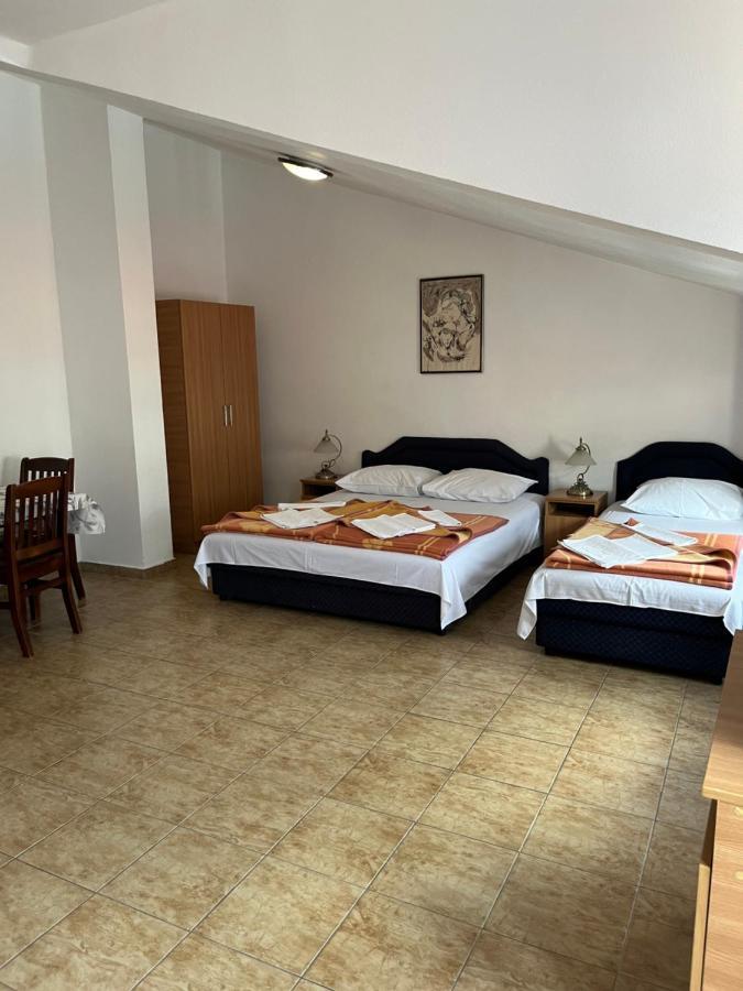 Apartmani Goran I Jelena Zec Budva Luaran gambar