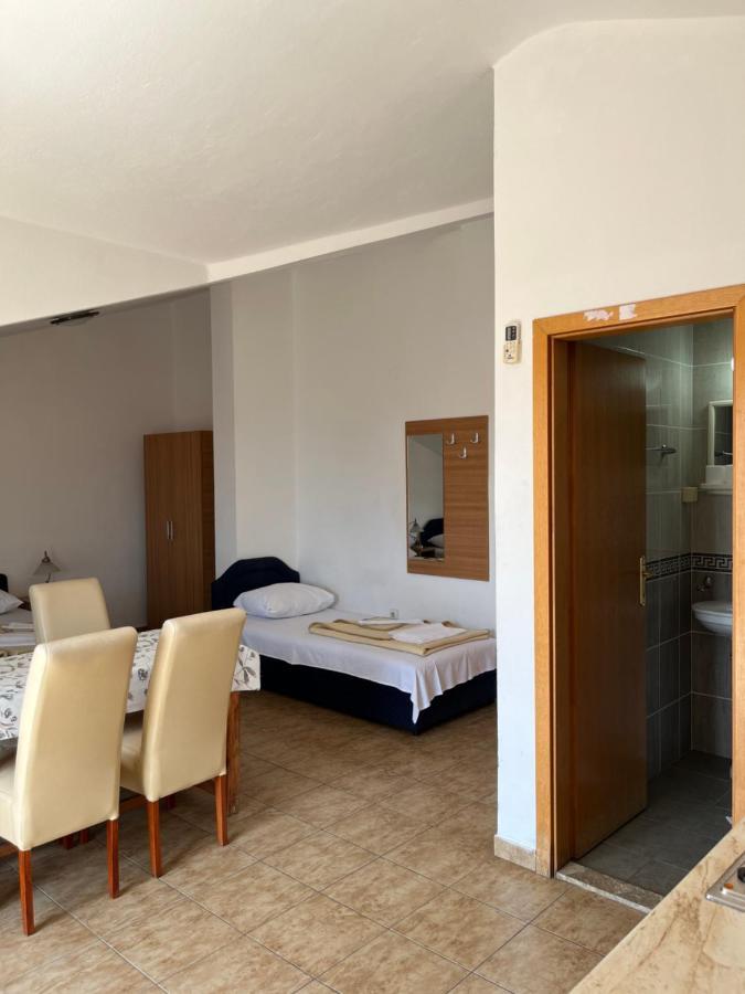 Apartmani Goran I Jelena Zec Budva Luaran gambar