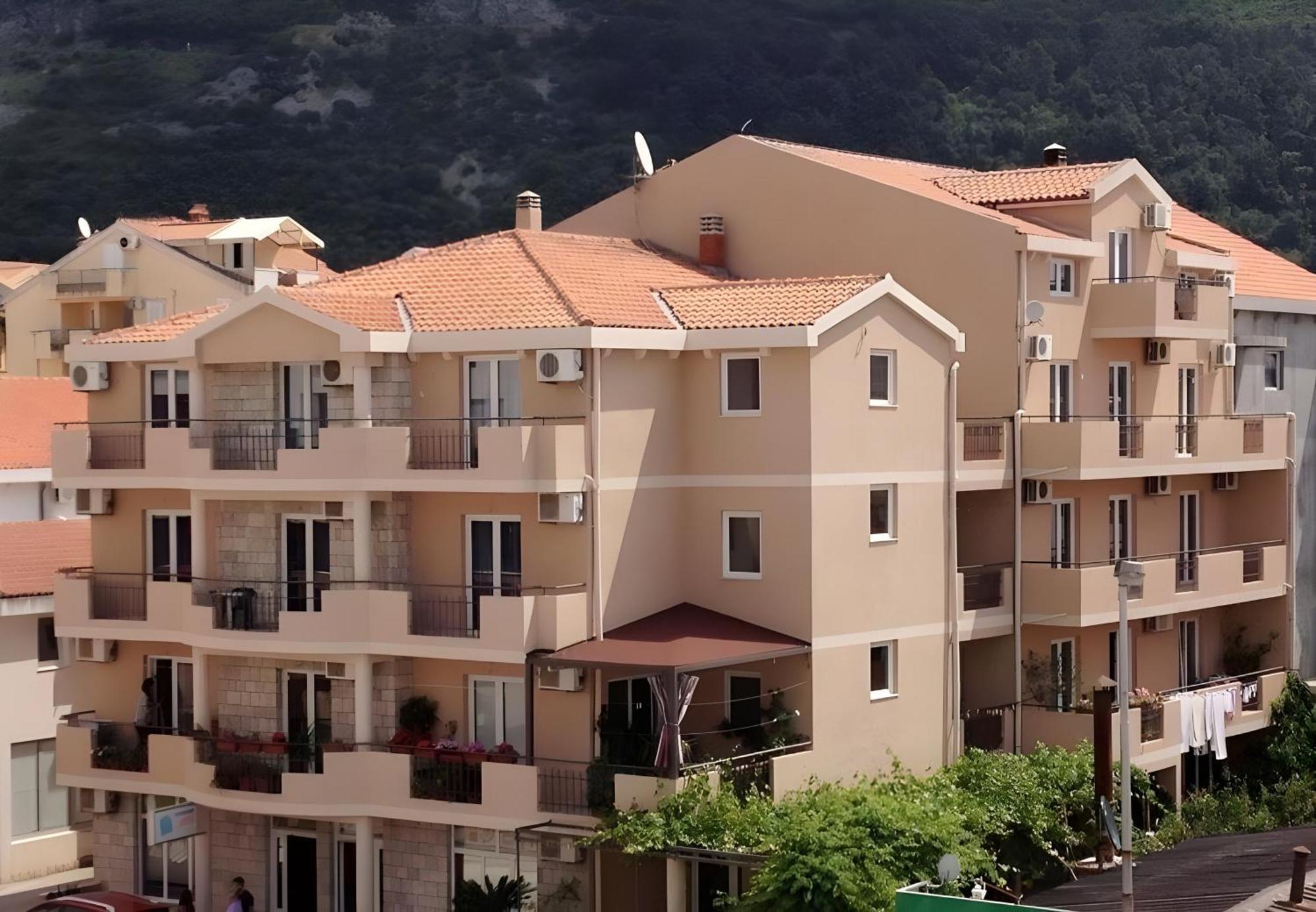 Apartmani Goran I Jelena Zec Budva Luaran gambar